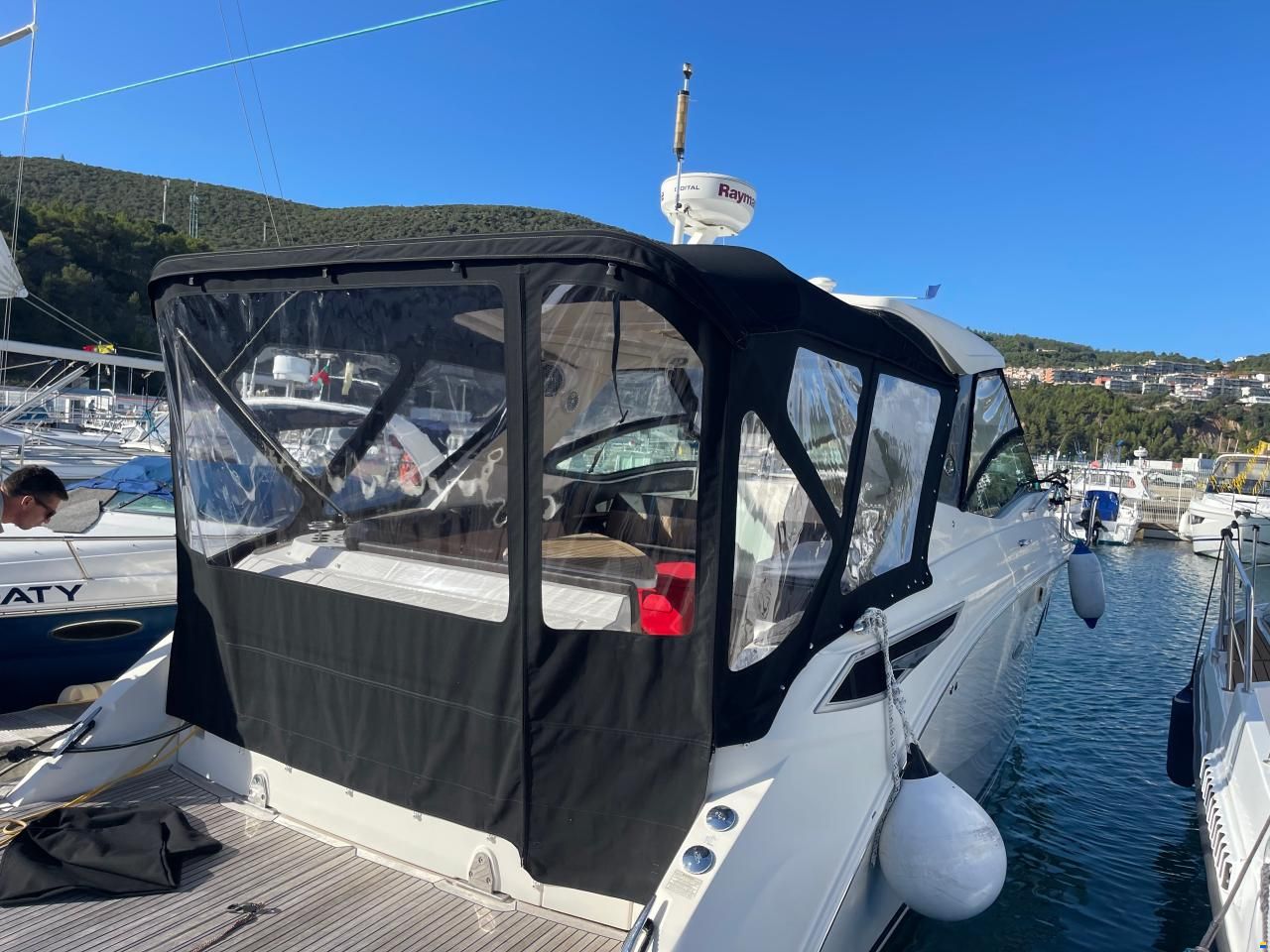 Sea Ray 320 Sundancer