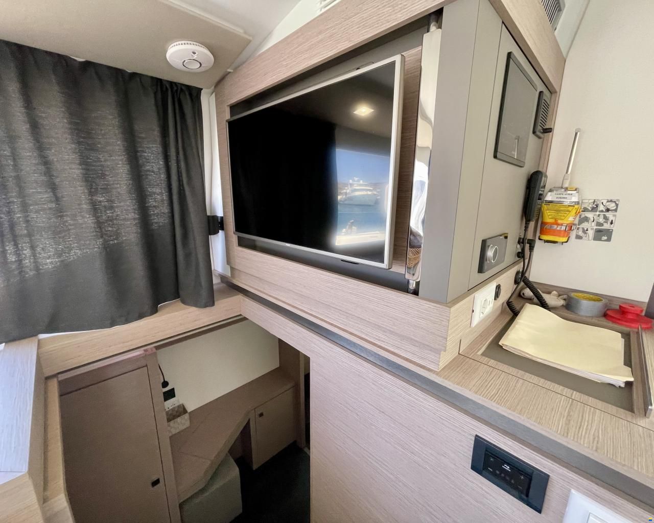 Fountaine Pajot Isla 40 Owner's Version