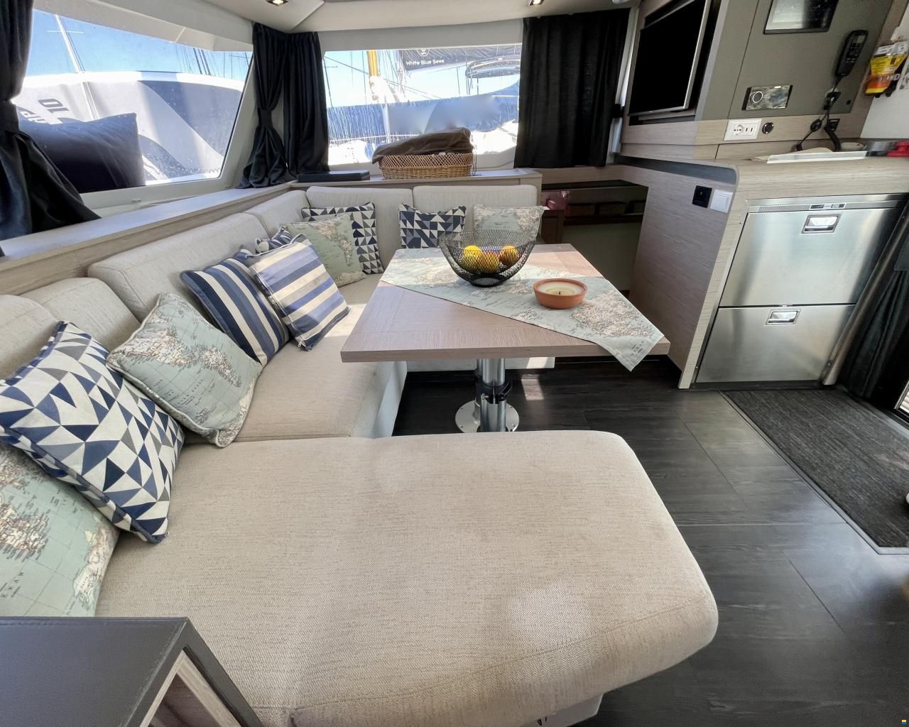 Fountaine Pajot Isla 40 Owner's Version