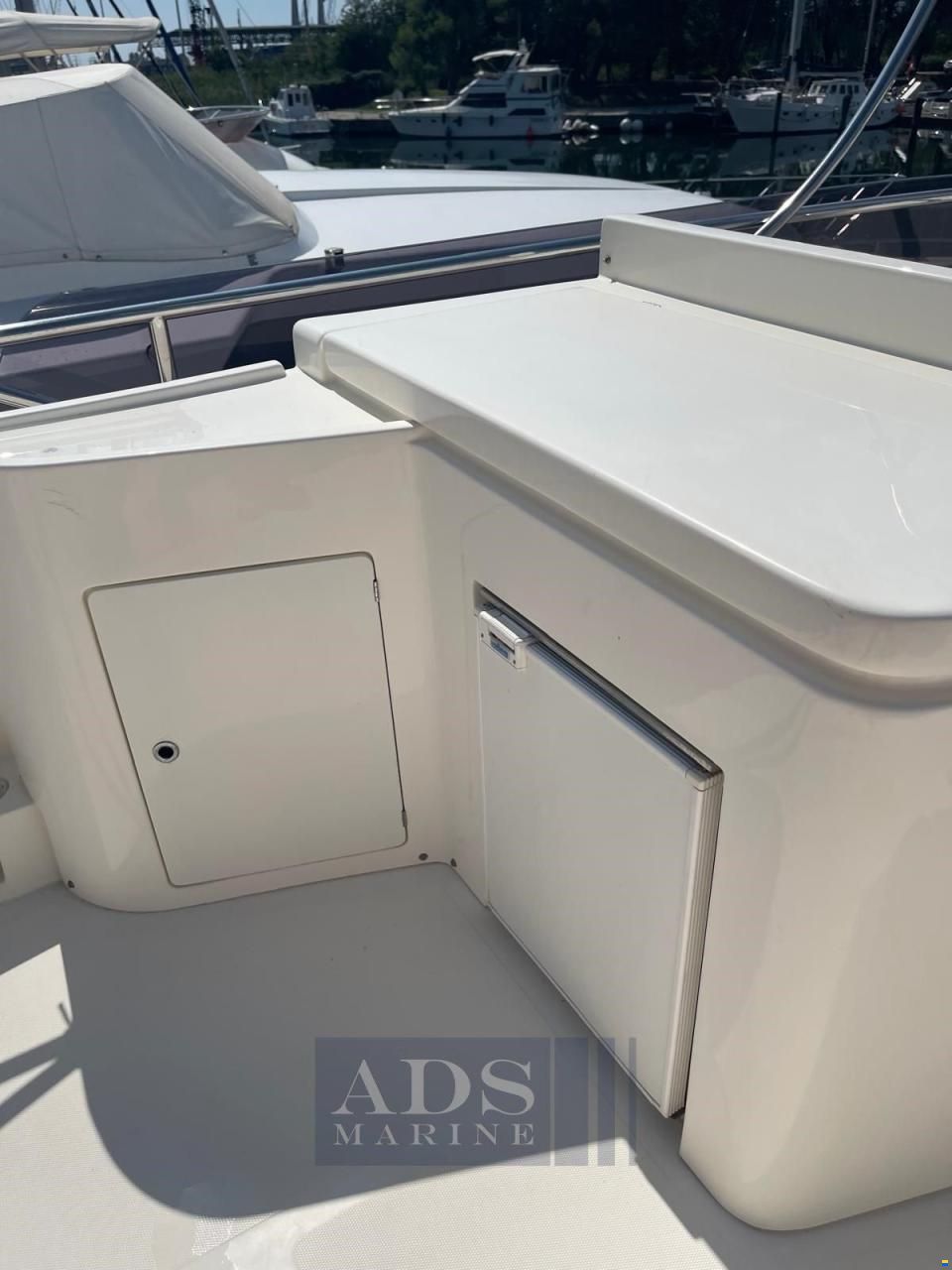 Ferretti 681