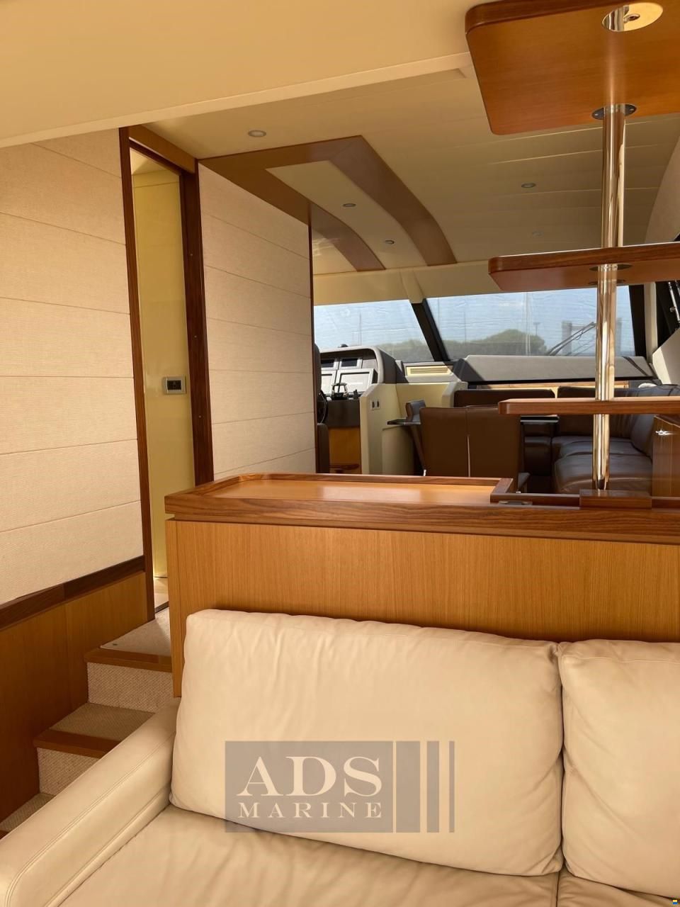 Ferretti 681