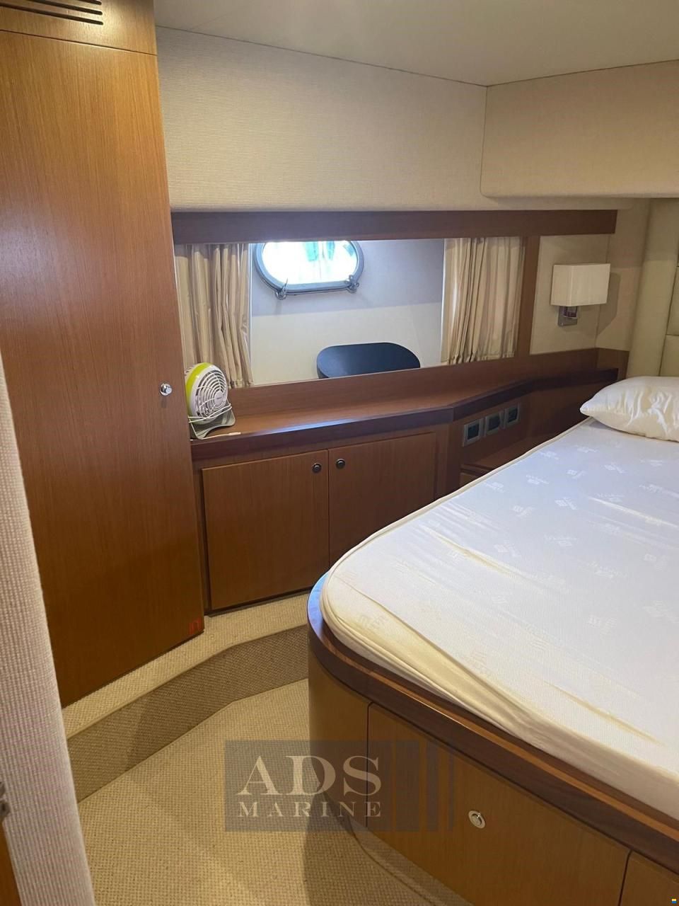 Ferretti 681