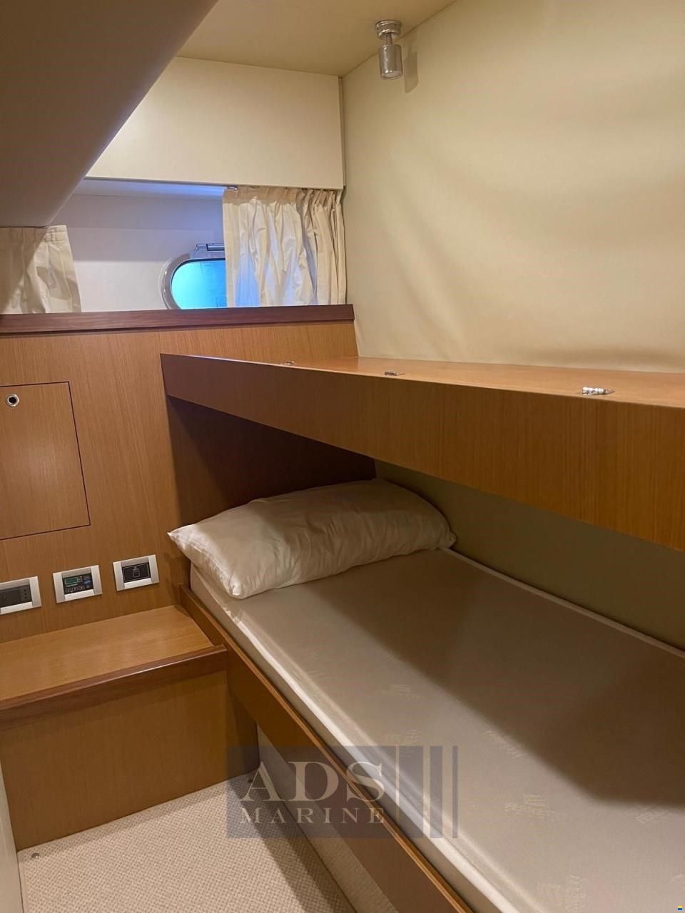 Ferretti 681