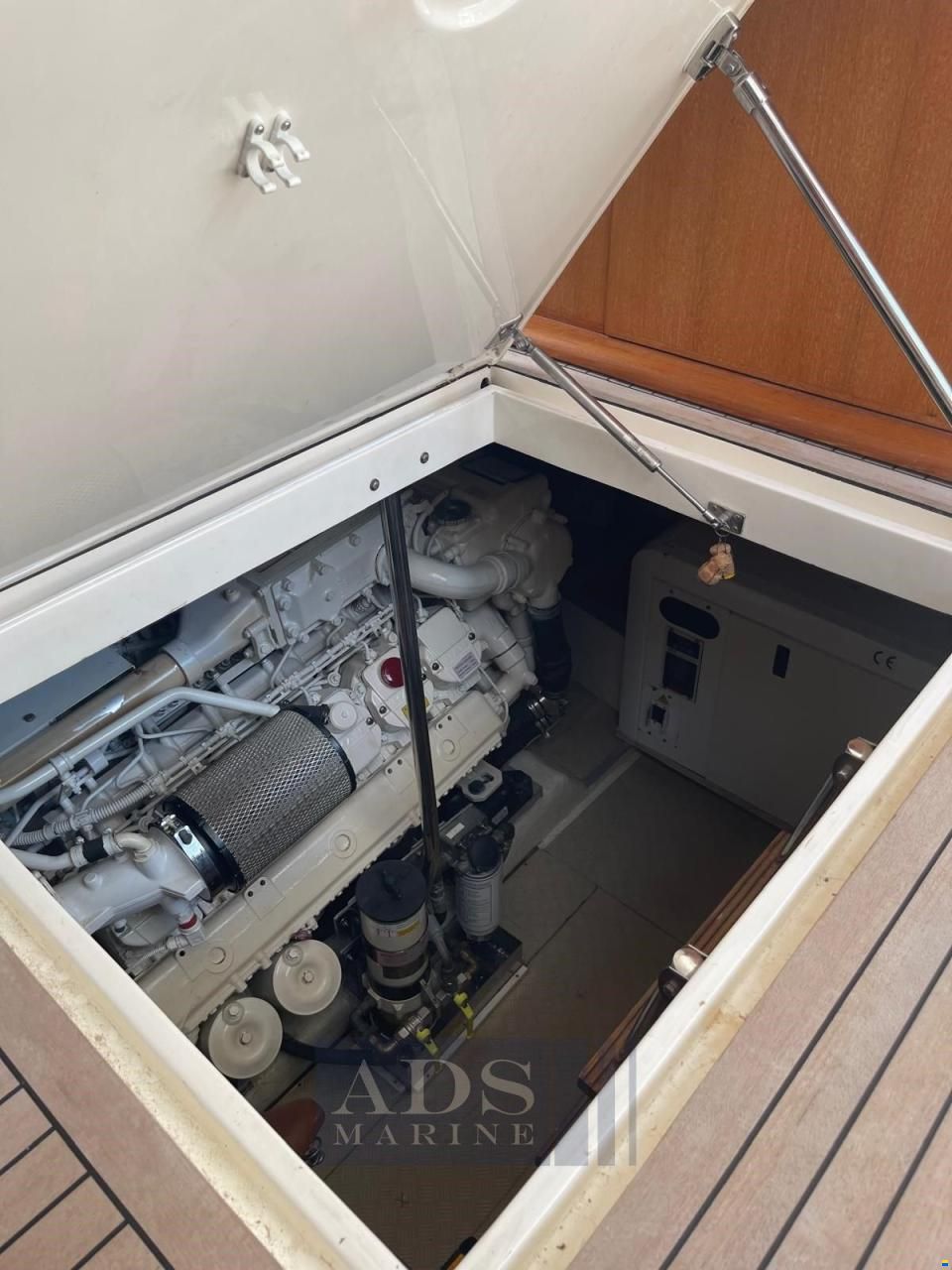 Ferretti 681