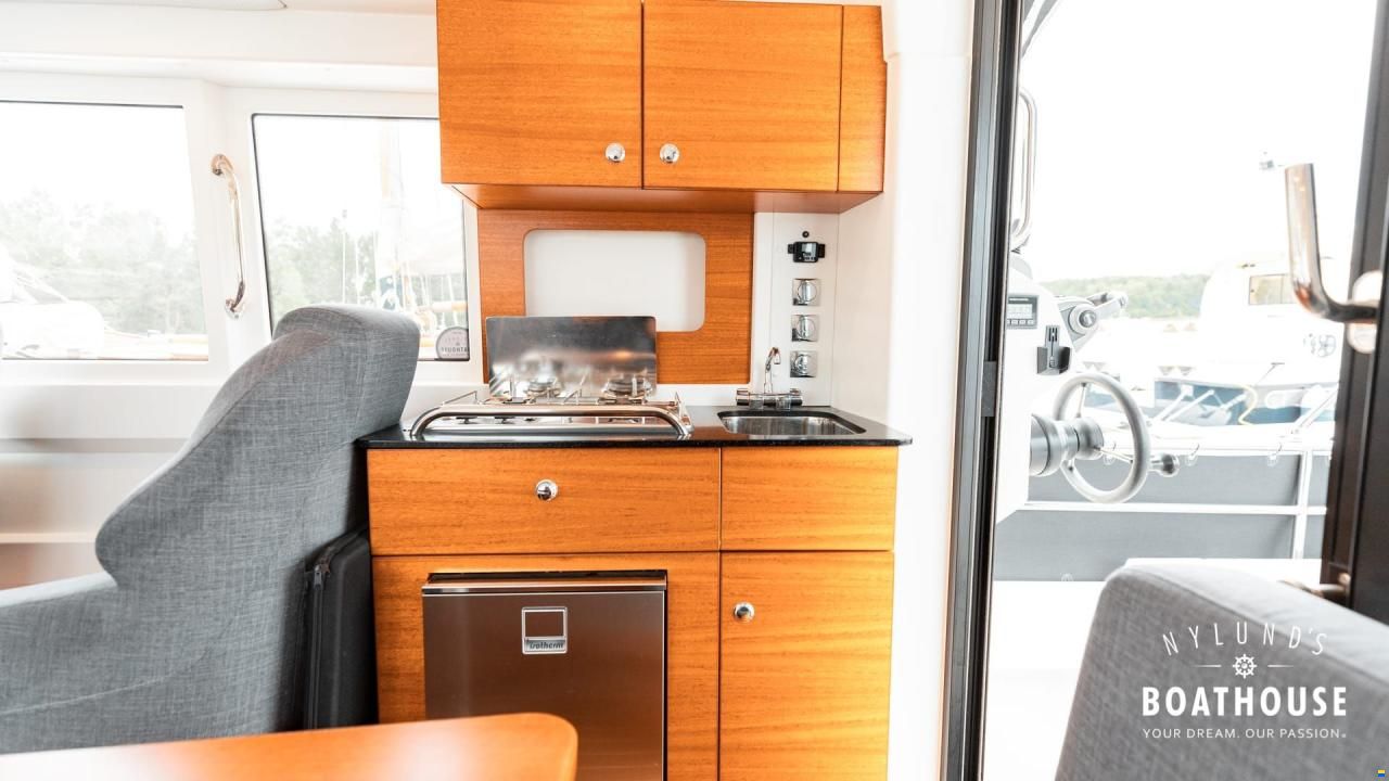 Paragon Yachts 31 Cabin