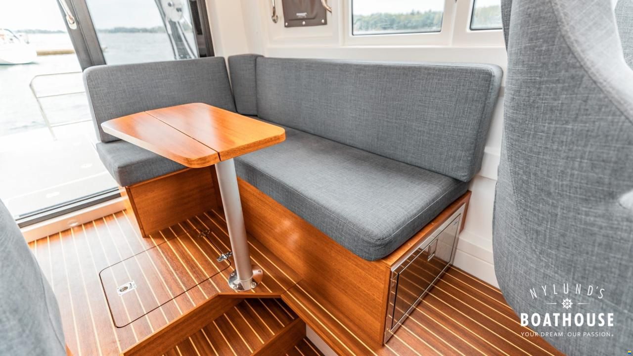 Paragon Yachts 31 Cabin