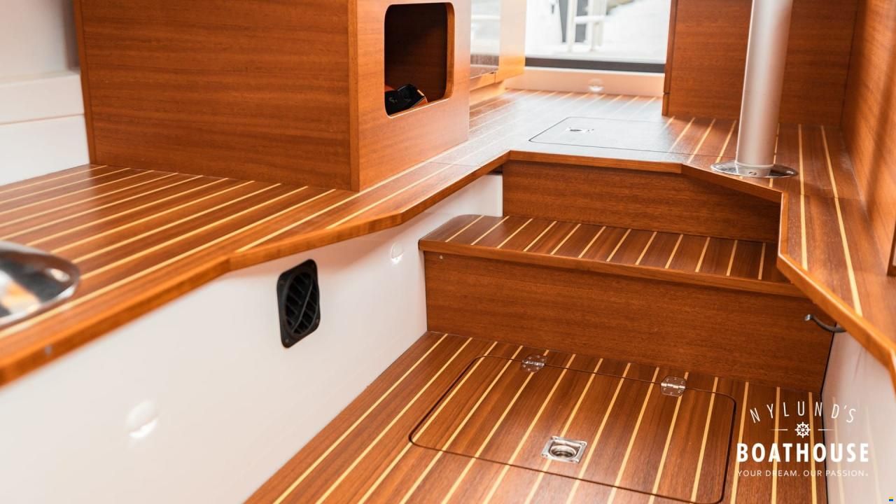 Paragon Yachts 31 Cabin