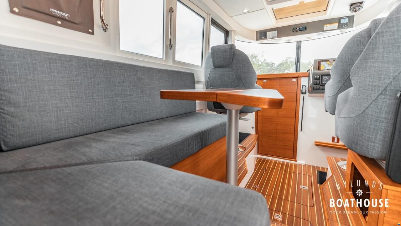 Paragon Yachts 31 Cabin