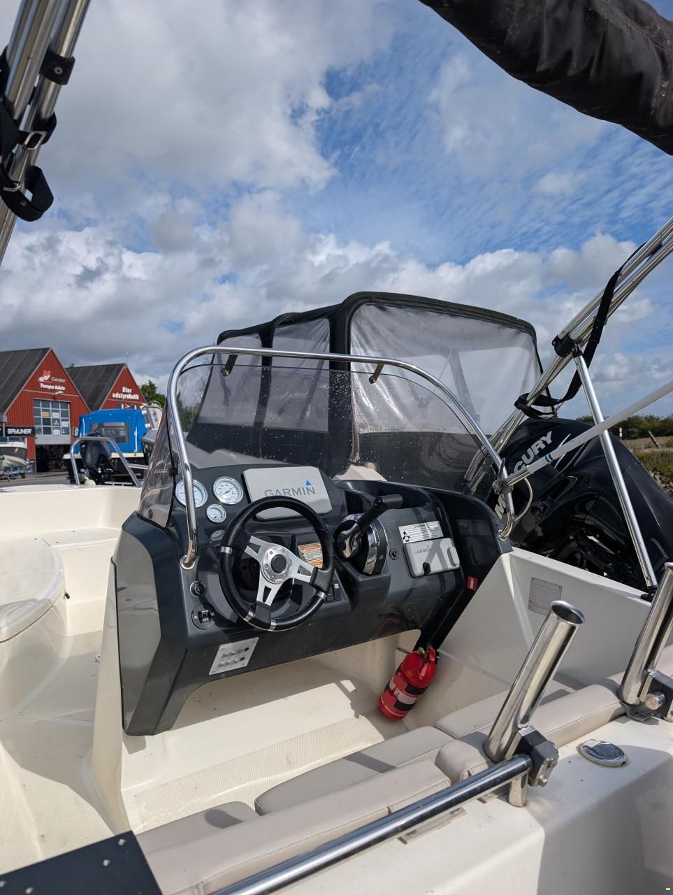 Quicksilver 455 open
