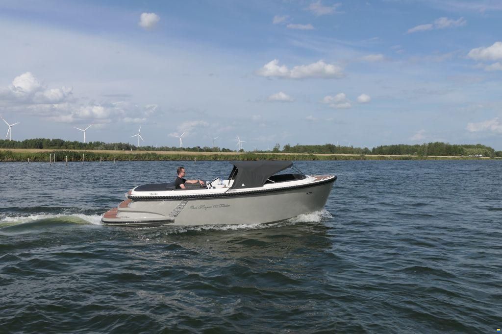 Oud Huijzer 650 Tender