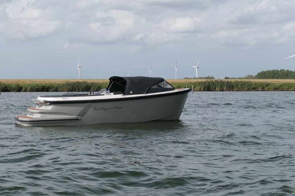 Oud Huijzer 650 Tender