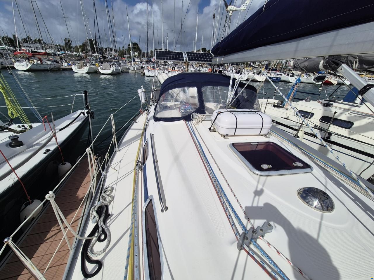 Bavaria 33 cruiser