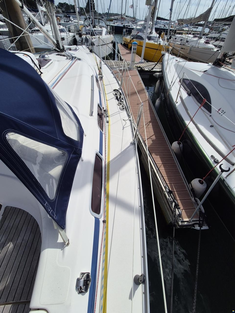 Bavaria 33 cruiser