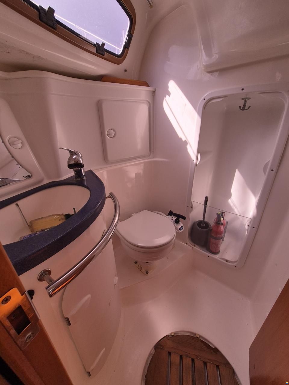 Bavaria 33 cruiser