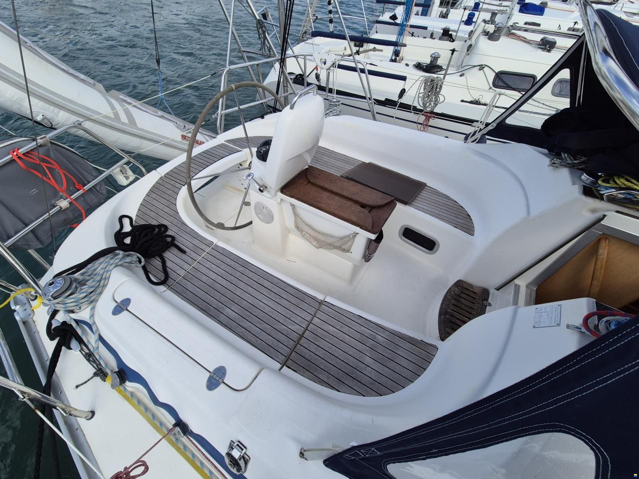 Bavaria 33 cruiser