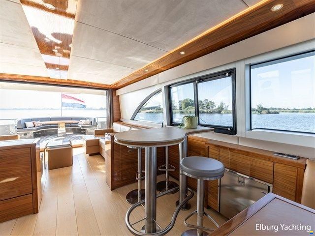 Van den Hoven Executive 2100
