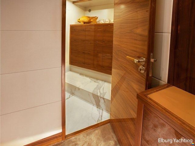 Van den Hoven Executive 2100