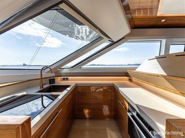 Van den Hoven Executive 2100