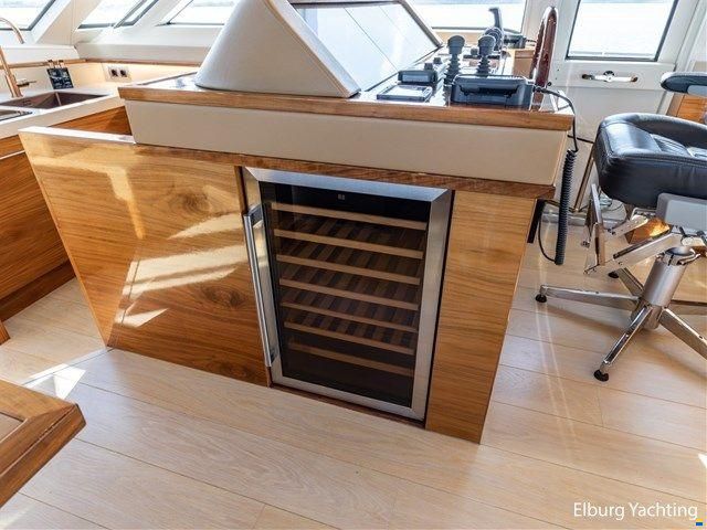 Van den Hoven Executive 2100