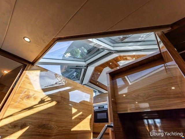 Van den Hoven Executive 2100