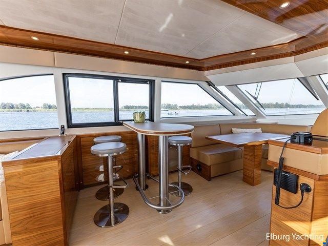 Van den Hoven Executive 2100