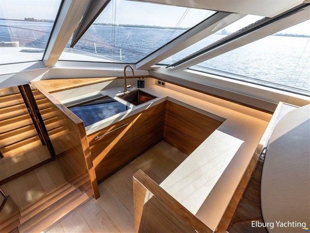 Van den Hoven Executive 2100