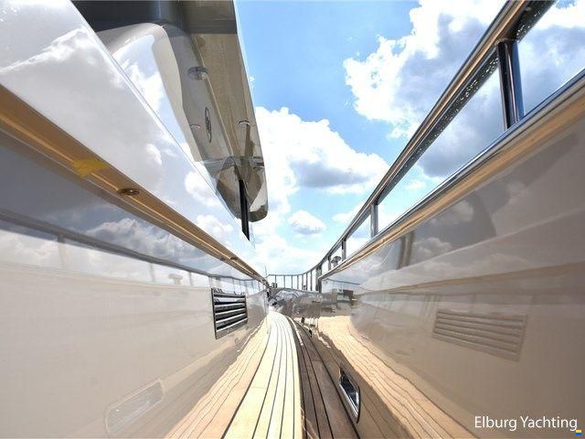 Van den Hoven Executive 2100