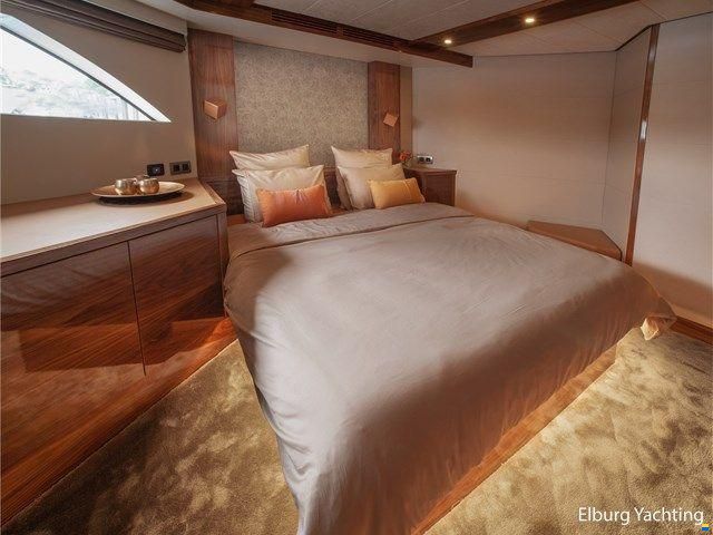 Van den Hoven Executive 2100