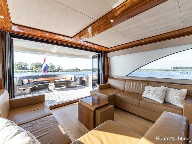 Van den Hoven Executive 2100