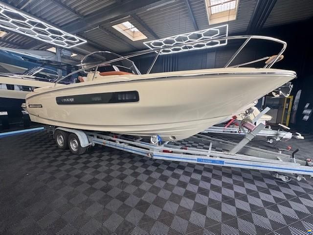 Capoforte CX 280i mit Option Liegeplatz