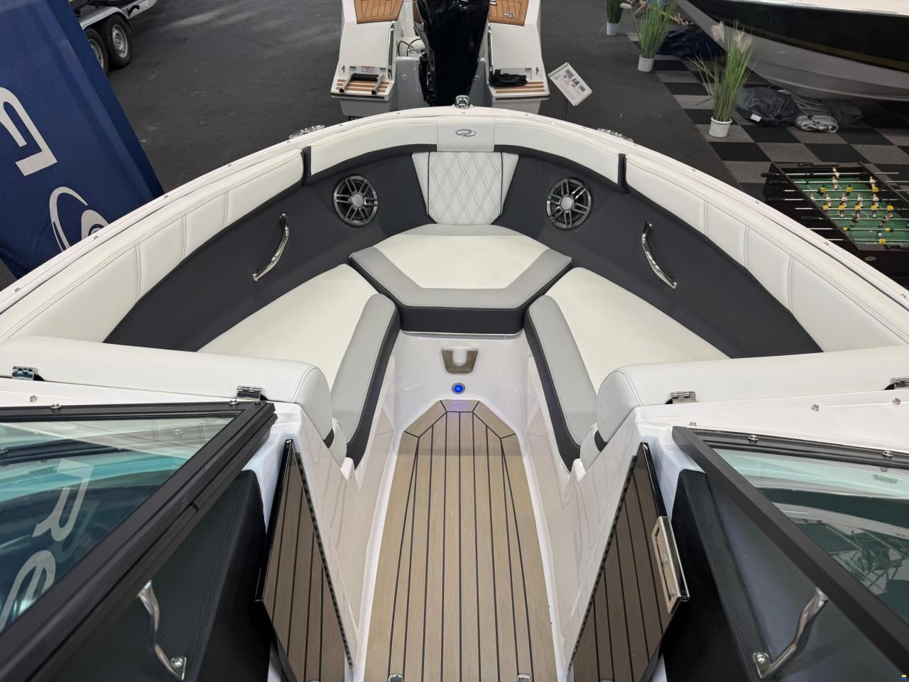Regal 2000ES