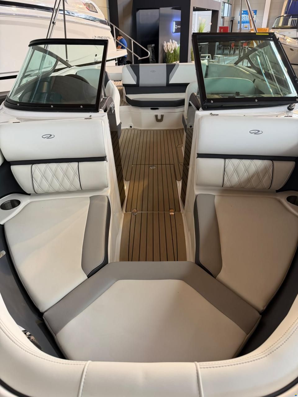 Regal 2000ES