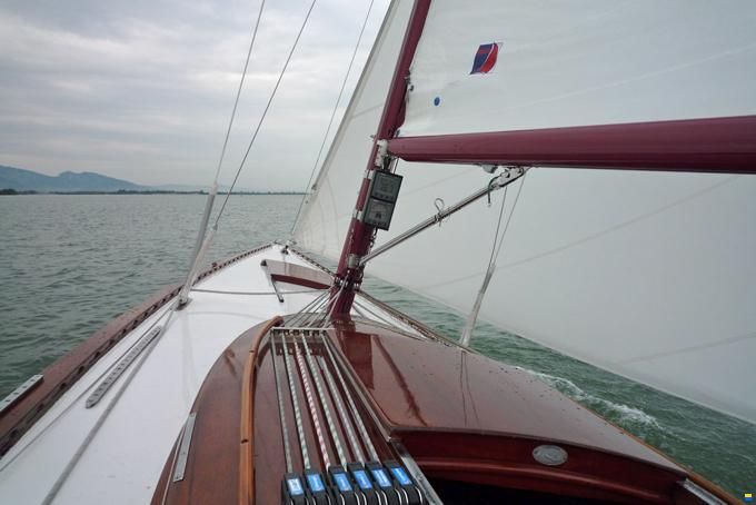 30qm-Schärenkreuzer in Voll-Mahagoni