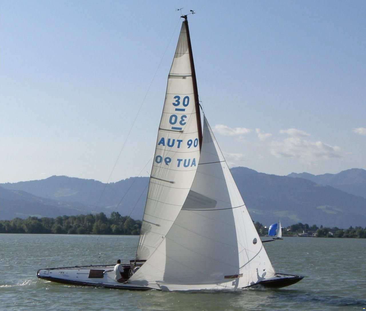 30qm-Schärenkreuzer in Voll-Mahagoni