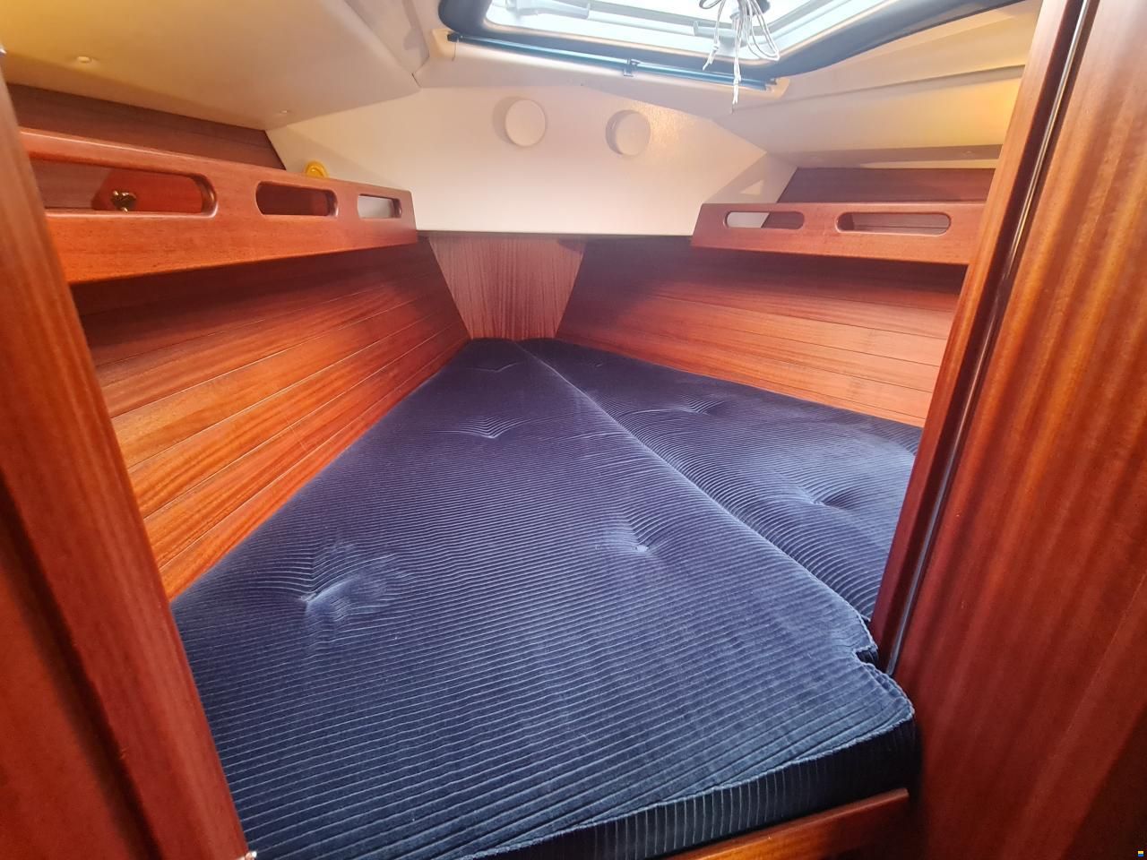 Sweden Yachts 370