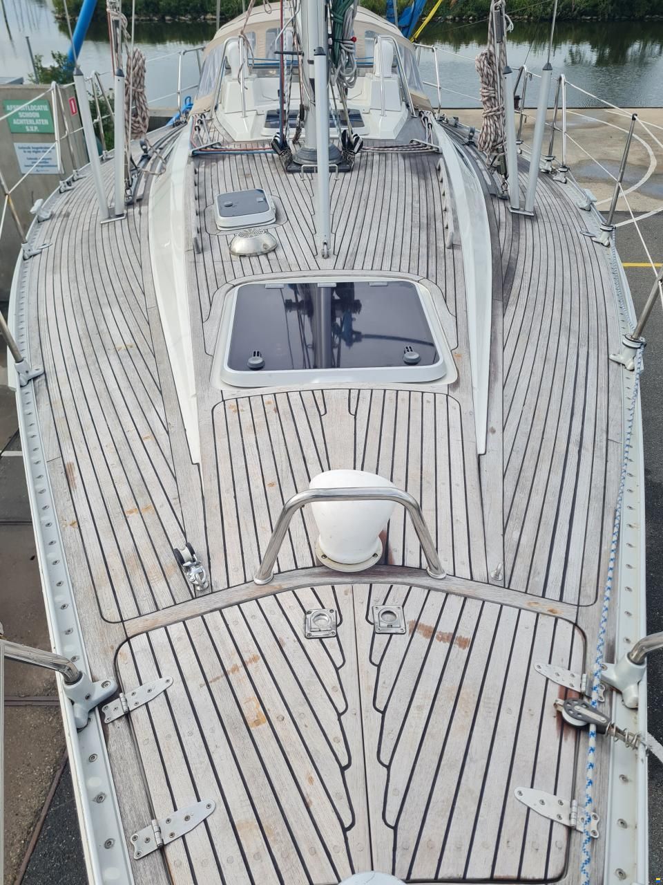 Sweden Yachts 370