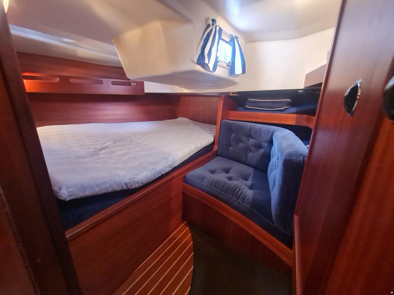 Sweden Yachts 370
