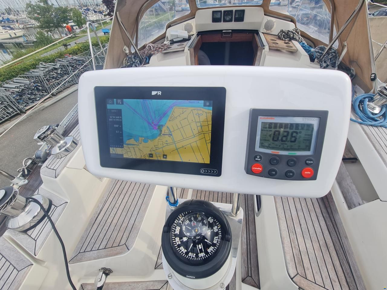 Sweden Yachts 370