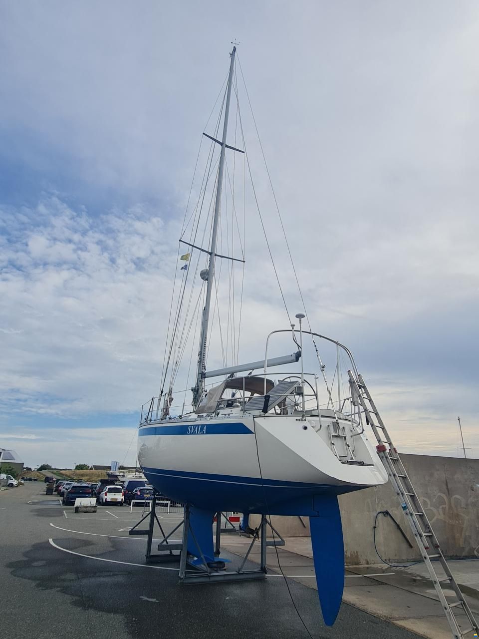 Sweden Yachts 370