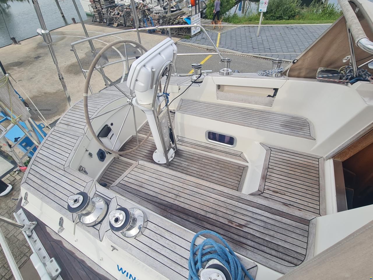 Sweden Yachts 370