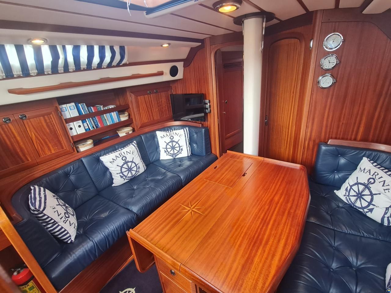 Sweden Yachts 370