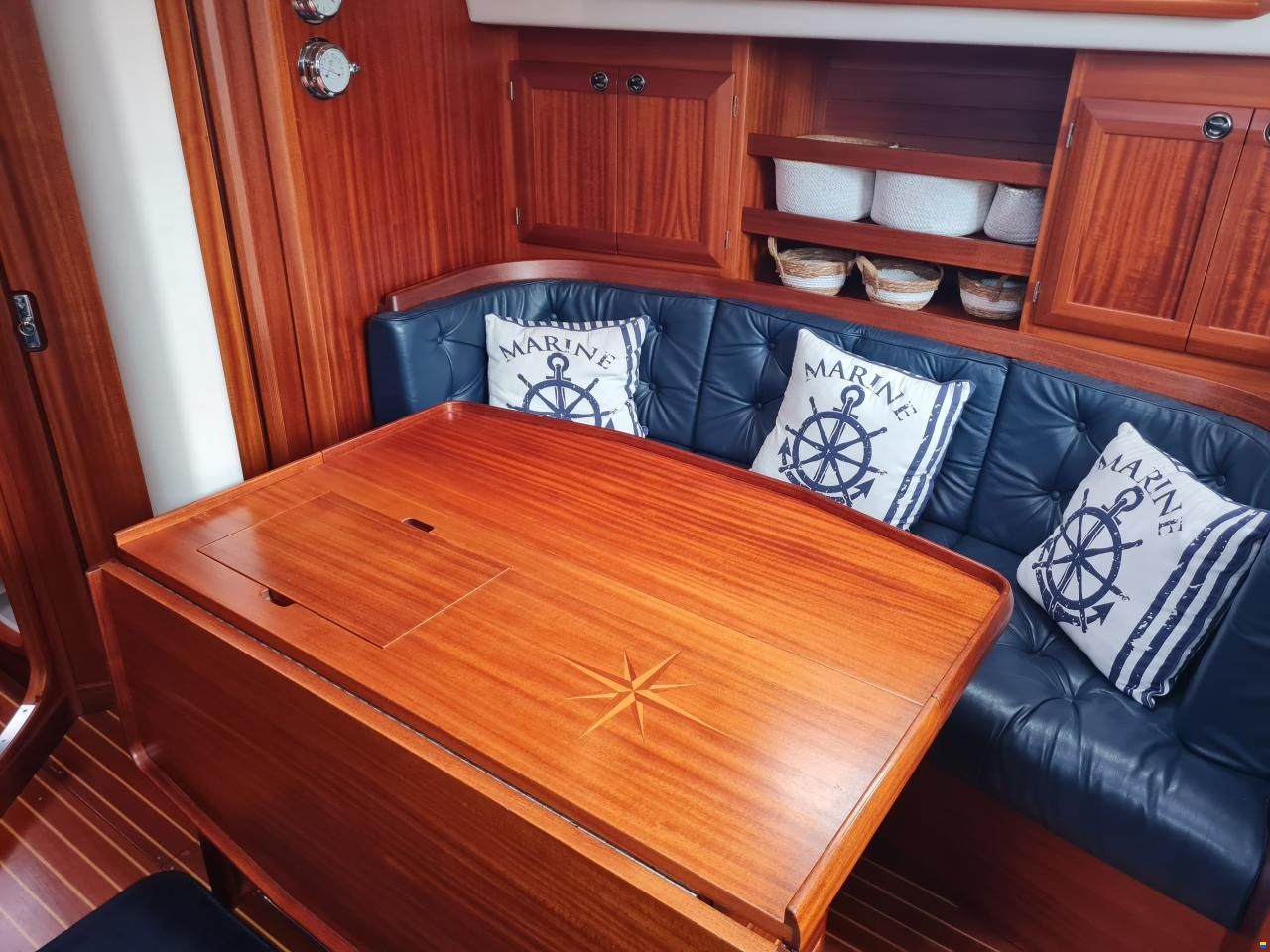 Sweden Yachts 370