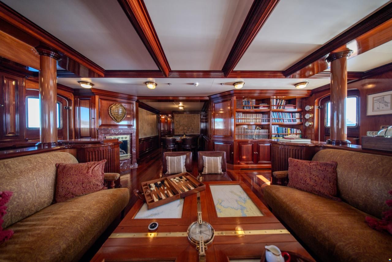 Pendennis 55m