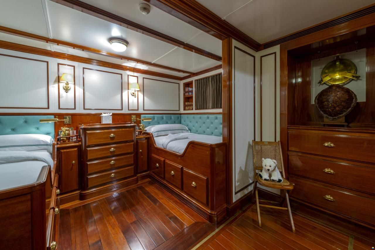 Pendennis 55m