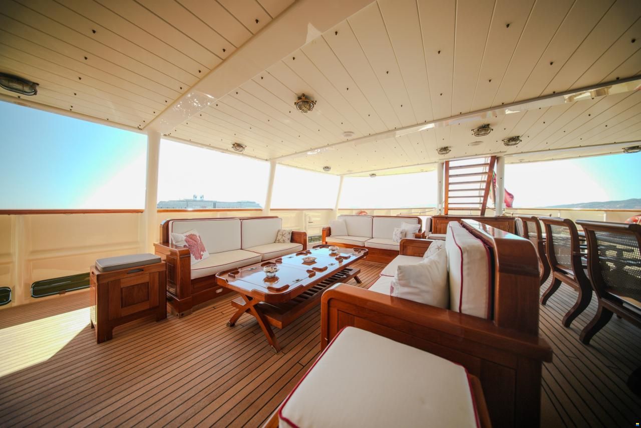 Pendennis 55m