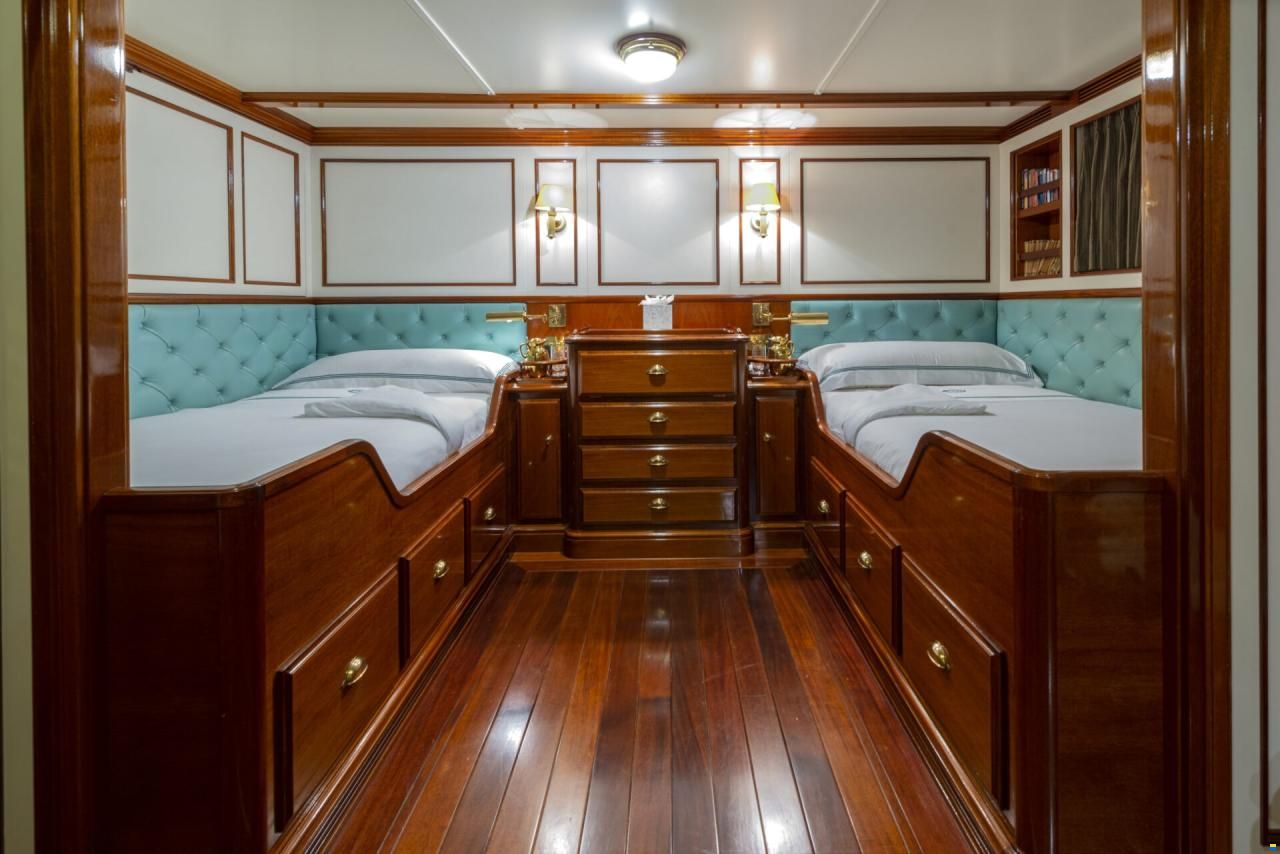 Pendennis 55m