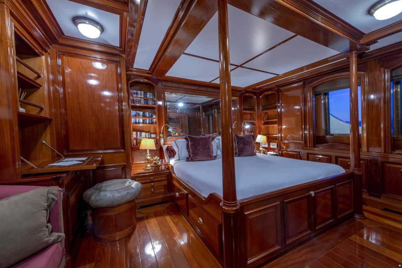 Pendennis 55m