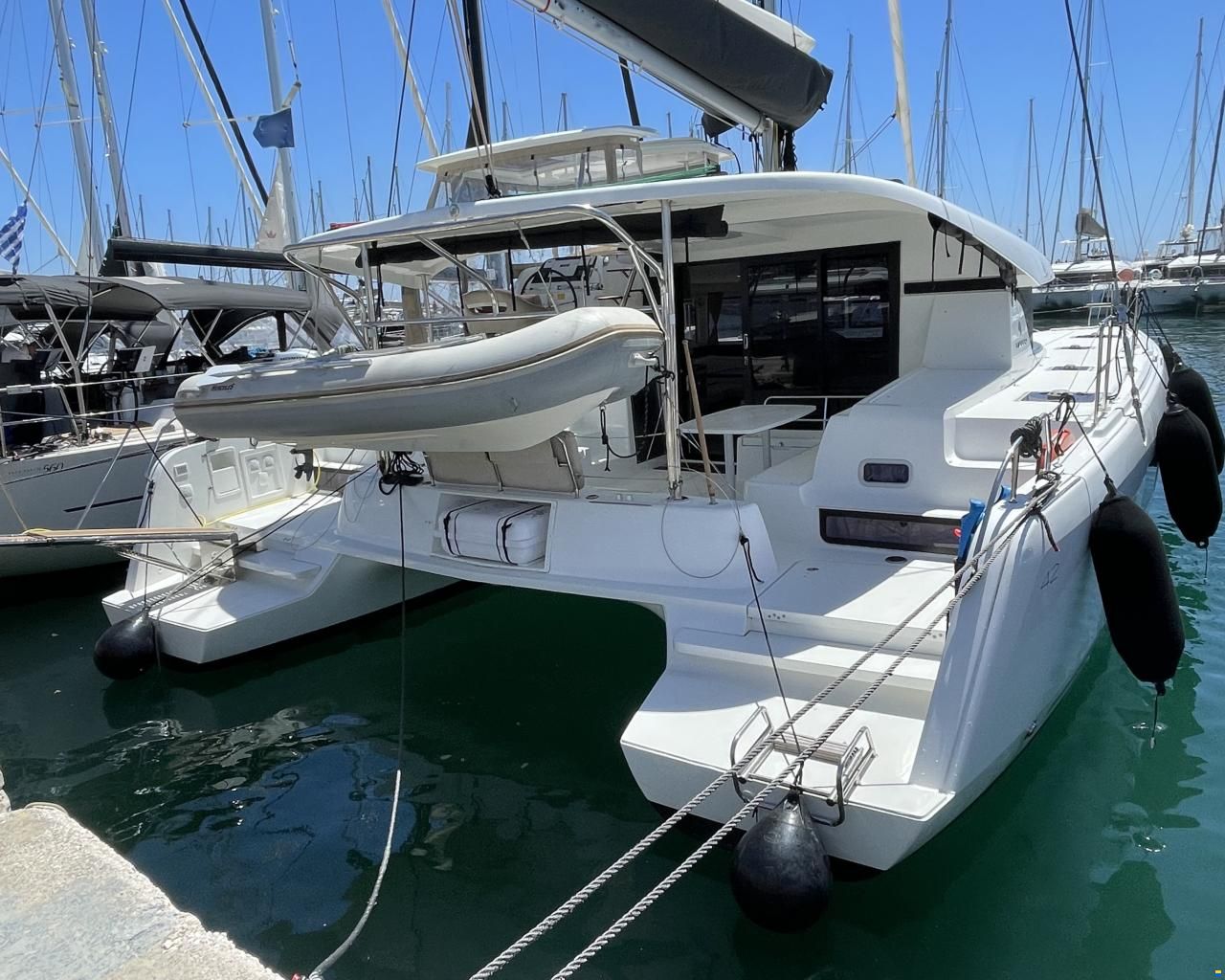 Lagoon 42