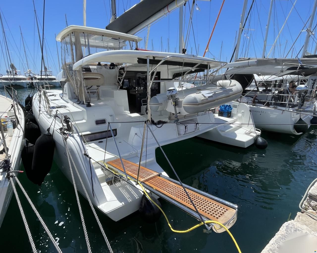 Lagoon 42