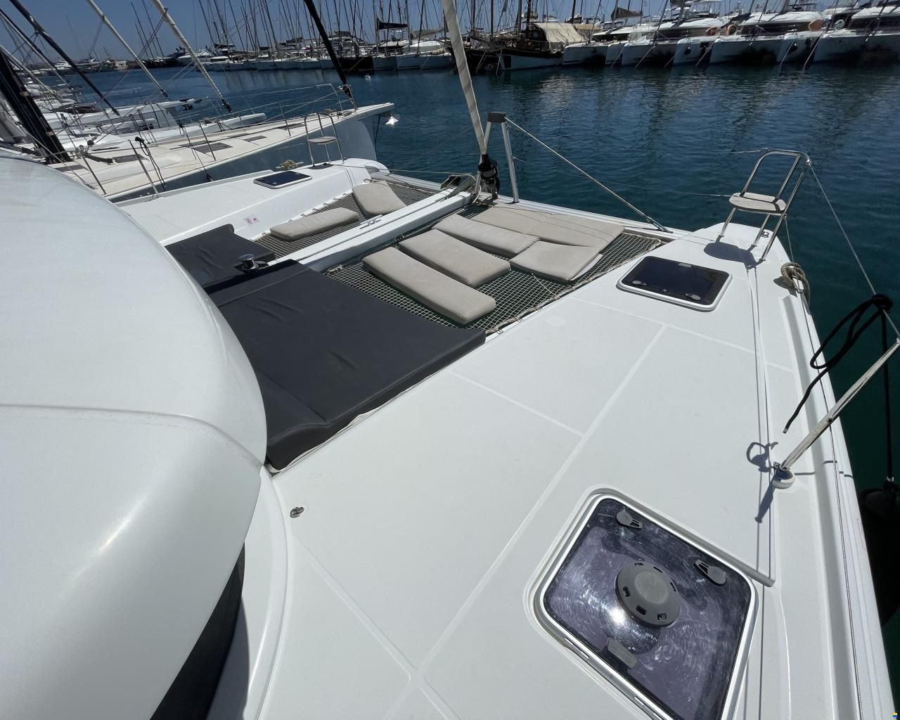 Lagoon 42